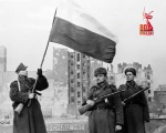 Знамя нашей победы реет над Варшавой! 