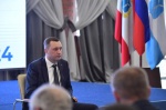 Городские власти должны уделять особое внимание жилищно-коммунальному хозяйству: уборке улиц от снега, наледи, мусора, ремонту тротуаров и дорог, озеленению, работе общественного транспорта, безнадзорным животным.