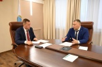 Губернатор Роман Бусаргин встретился с главой Балаковского района Сергеем Грачёвым. 