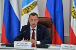 Губернатор Роман Бусаргин провел постоянно действующее совещание с зампредами и министрами Правительства области. 