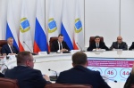 Губернатор Роман Бусаргин провел постоянно действующее совещание с участием зампредов и министров Правительства области, а также глав районов.