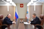 Губернатор Роман Бусаргин встретился с генеральным директором АО «Рособоронэкспорт» Александром Михеевым.