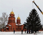 Установлен главный символ новогоднего праздника.