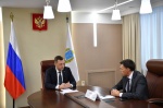 Губернатор Роман Бусаргин на встрече с министром области – председателем комитета культурного наследия Владимиром Мухиным обсудил работу ведомства по сохранению исторически важных объектов, расположенных в регионе. 