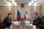 Заместитель Председателя Правительства РФ Дмитрий Патрушев обсудил с губернатором Романом Бусаргиным вопросы использования природных ресурсов, охраны окружающей среды, а также промышленный потенциал и развитие агропромышленного комплекса региона.