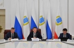 Глава региона Роман Бусаргин провел постоянно действующее совещание с зампредами и министрами, а также главами районов. 